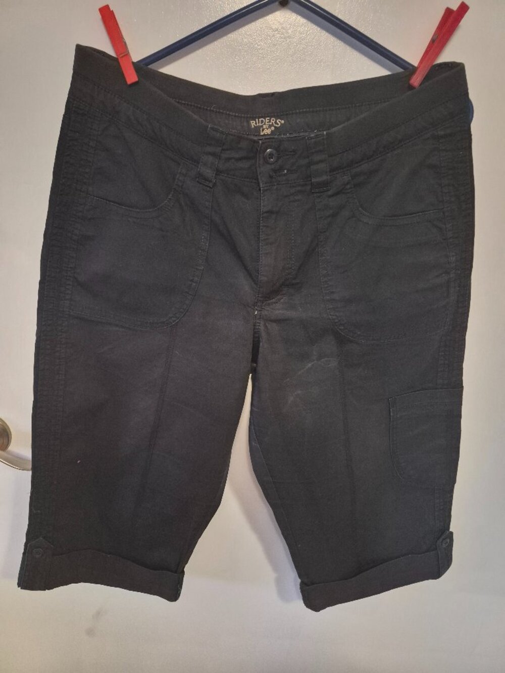 Black twill capris